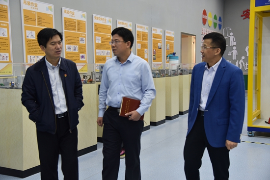 區(qū)委組織部領(lǐng)導指導集團黨建工作72