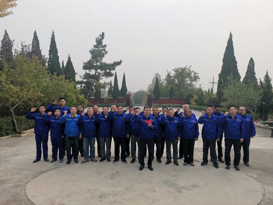 魯中水泥黨支部開展志愿者服務(wù)活動31