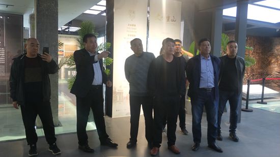 魯中水泥客戶到集團(tuán)參觀考察56