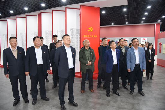 進(jìn)學(xué)堂 學(xué)黨章，守初心 擔(dān)使命——集團(tuán)黨總支開(kāi)展黨員開(kāi)放式組織生活19