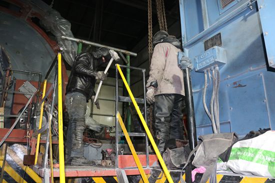 大修進(jìn)行時(shí)，這里有一群可愛的重山人.......95