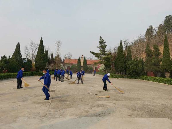 讓雷鋒精神成為黨員最美底色——魯中水泥、重山光電黨支部組織學(xué)雷鋒志愿活動(dòng)87