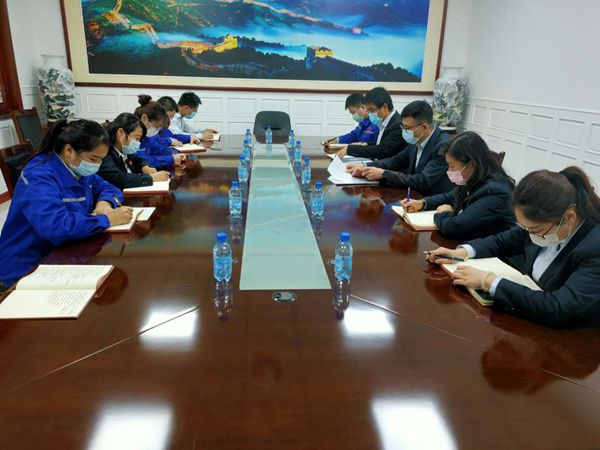 集團運營中心召開工作會議61