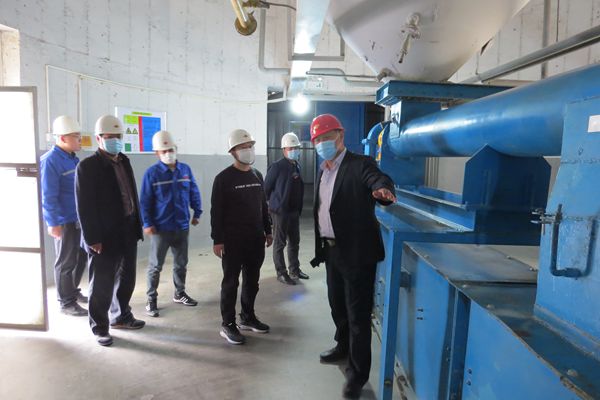 山東科達到黃驊三陽考察交流46