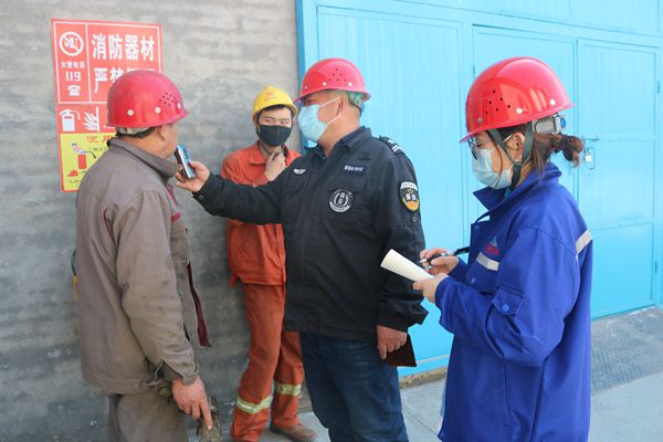 魯蒙公司組織勞動紀律檢查37