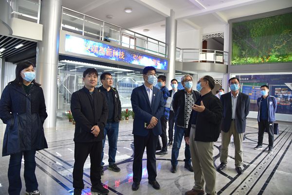 淄川區(qū)副區(qū)長郭亦華到重山集團調(diào)研 61