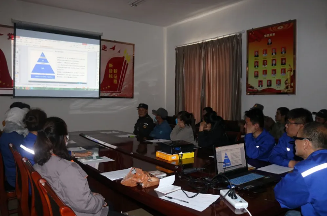 魯蒙公司開展新員工培訓(xùn)57