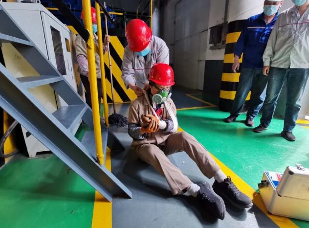 粉磨車(chē)間組織安全事故應(yīng)急演練35