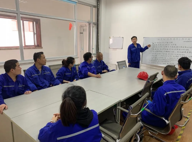 重山光電組織全員學(xué)習(xí)董事長講話精神31