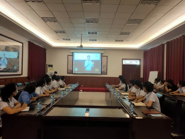 集團(tuán)組織收看省工業(yè)互聯(lián)網(wǎng)專題報(bào)告會(huì)75