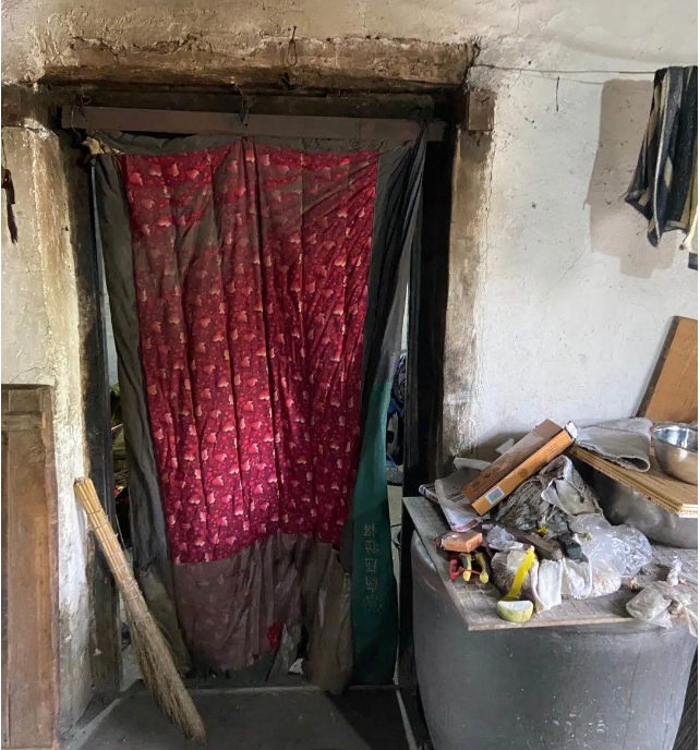 魯中水泥黨支部開展精準(zhǔn)扶貧活動(dòng)55