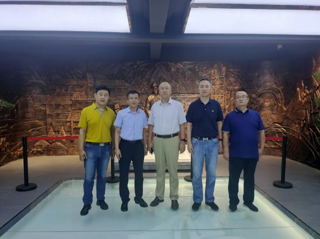 山東省水泥質(zhì)量監(jiān)督檢驗站站長李峰到集團(tuán)調(diào)研97