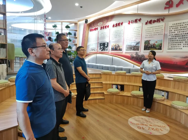 市檔案館領(lǐng)導(dǎo)到集團(tuán)調(diào)研指導(dǎo)工作81