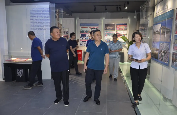 魯中水泥客戶到集團參觀考察62