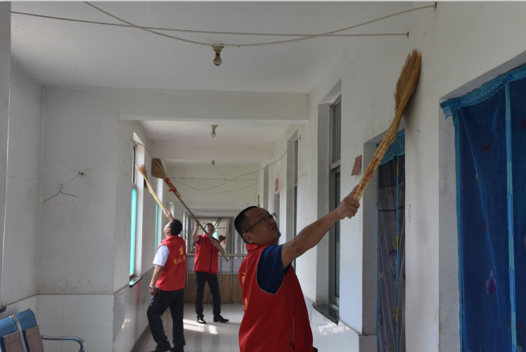 擇善明德敬老人 黨旗飄飄踐良知——重山集團(tuán)黨總支組織開(kāi)展黨員志愿服務(wù)活動(dòng)50