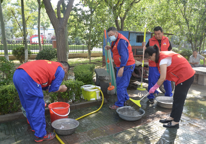 擇善明德敬老人 黨旗飄飄踐良知——重山集團(tuán)黨總支組織開(kāi)展黨員志愿服務(wù)活動(dòng)50
