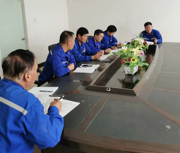 魯蒙公司召開成本分析會議96