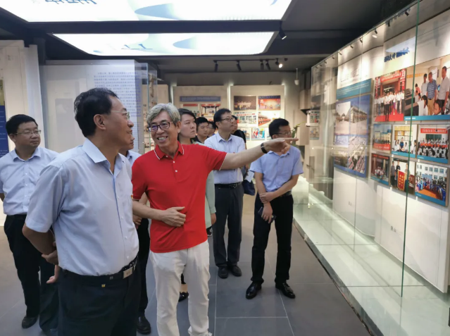 劉榮喜副市長(zhǎng)到重山集團(tuán)調(diào)研指導(dǎo)工作53