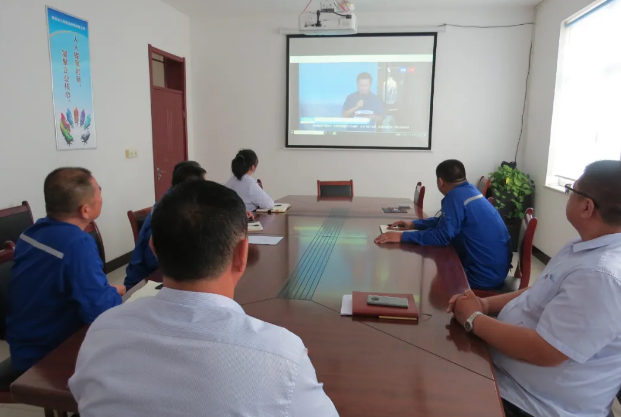 黃驊三陽組織黨員集體學習40