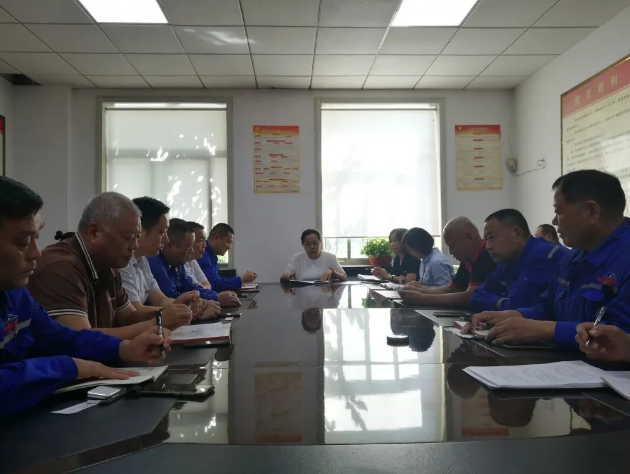 魯中水泥黨支部召開(kāi)中共預(yù)備黨員接收大會(huì)89