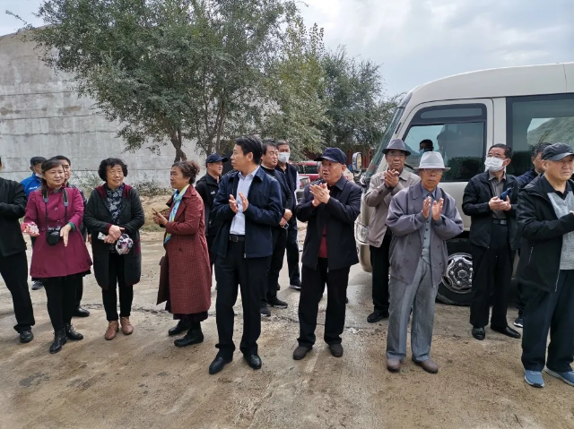 巴林左旗考察團(tuán)到鵬峰化工參觀考察85