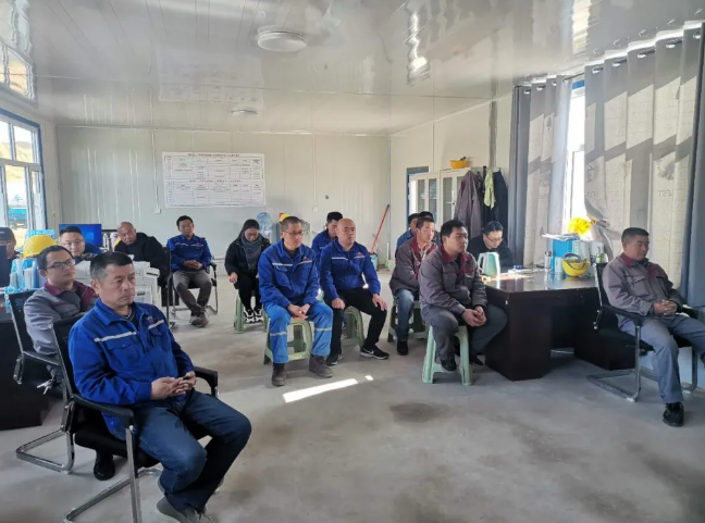 鵬峰化工召開工作會議95