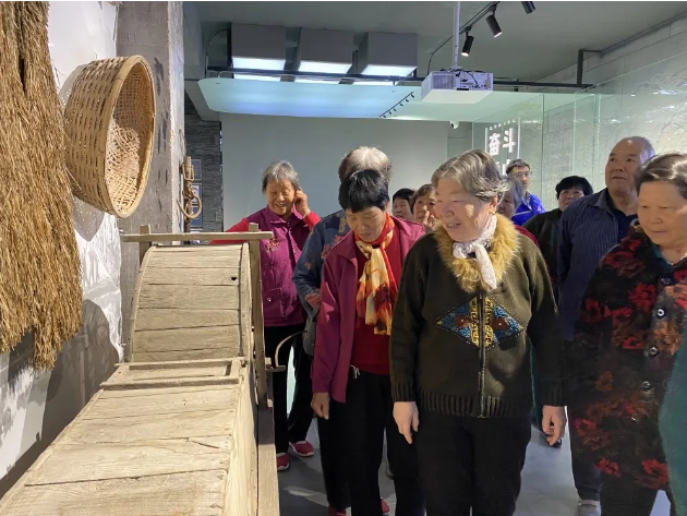 攜手奮進(jìn) 共創(chuàng)美好生活 ——企業(yè)開放日迎來第七批客人22