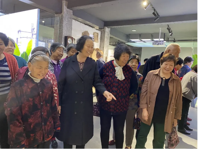 攜手奮進(jìn) 共創(chuàng)美好生活 ——企業(yè)開放日迎來第七批客人22