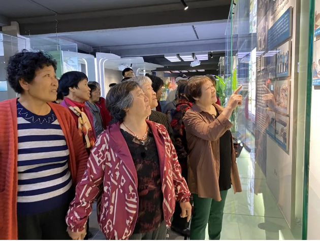 攜手奮進(jìn) 共創(chuàng)美好生活 ——企業(yè)開放日迎來第七批客人22