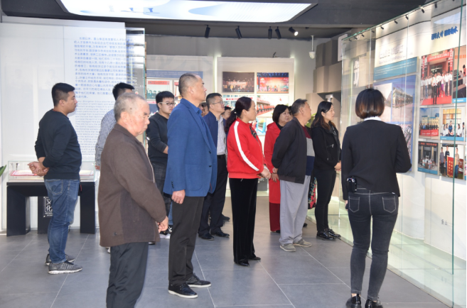 不忘初心再出發(fā) 牢記使命建新功——肖家村、前宅村黨支部到集團開展開放式組織生活24