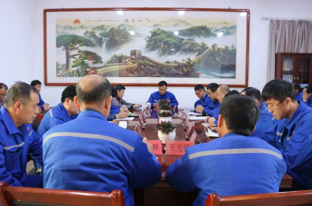 魯蒙水泥召開黨員會議40