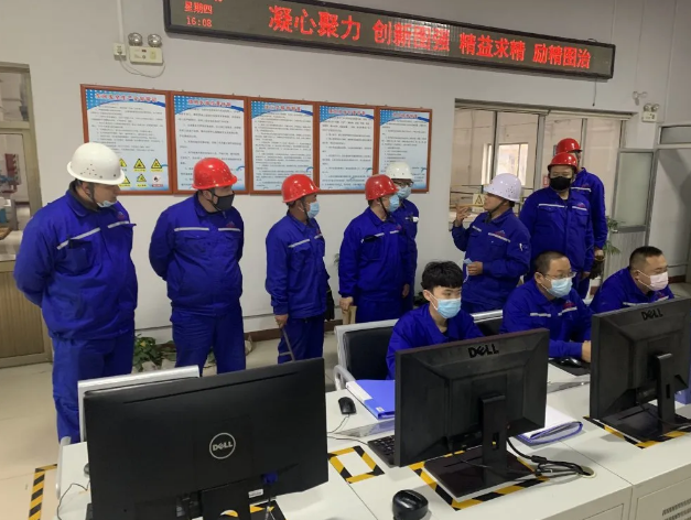 魯中水泥開展特種設(shè)備事故應(yīng)急演練5