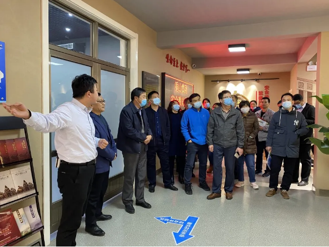 淄川區(qū)工信局等部門、企業(yè)負責人到集團調(diào)研22